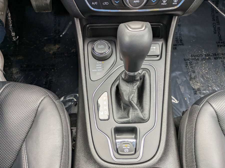 Used 2021 Jeep Cherokee High Altitude AWD/4WD image 14