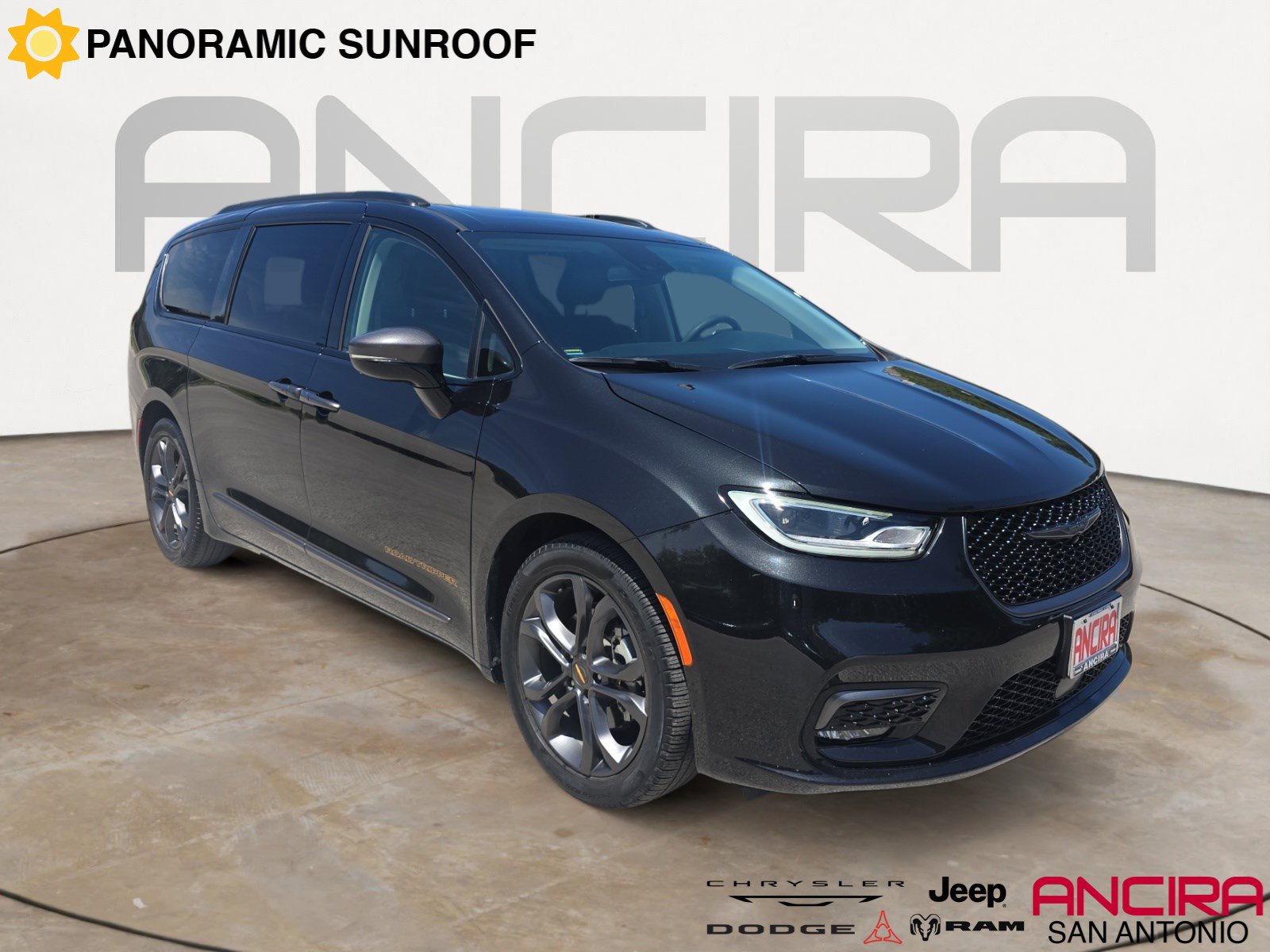 Used 2024 Chrysler Pacifica Touring-L w/ Road Tripper Package
