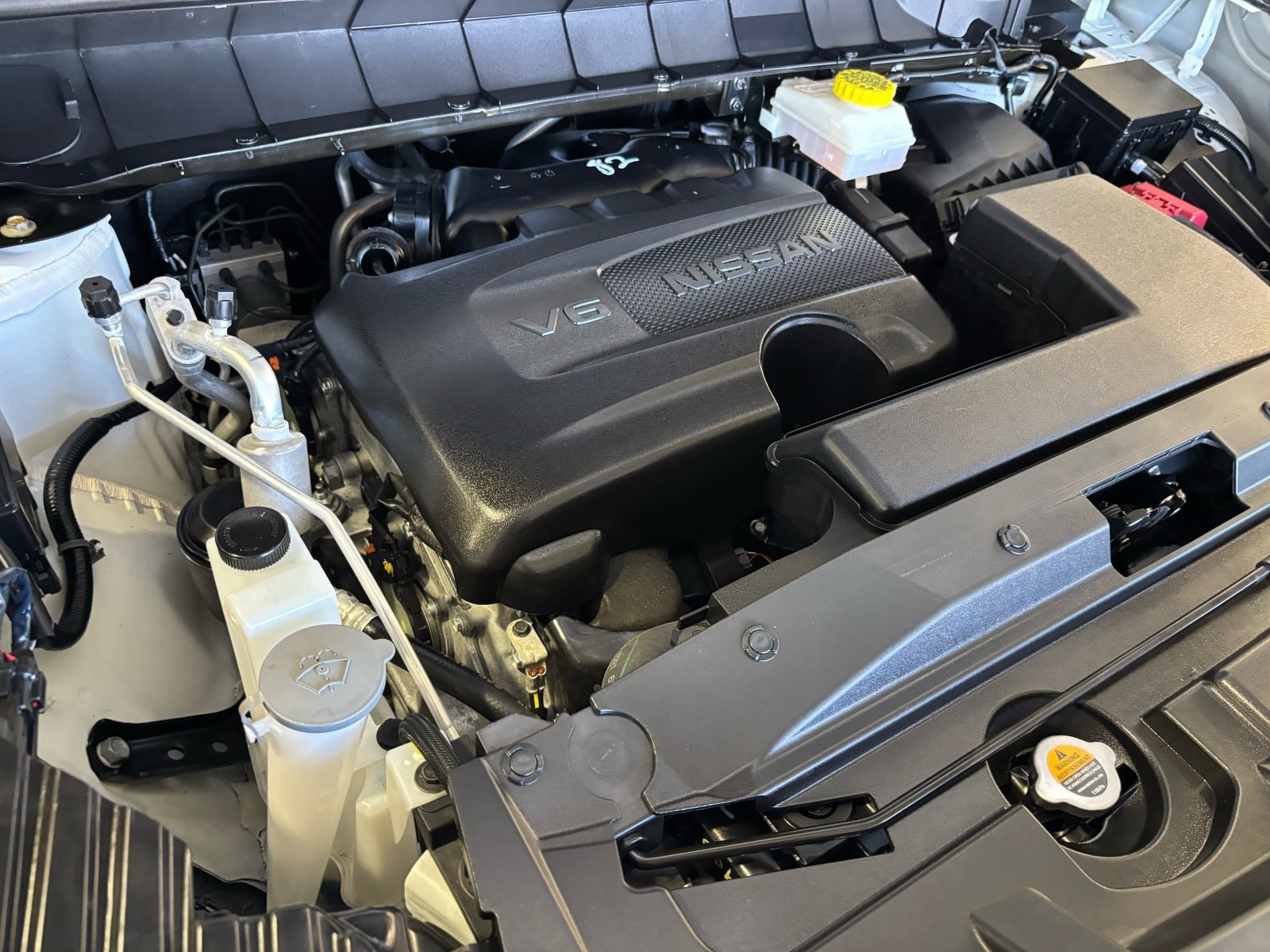 Used 2024 Nissan Pathfinder Platinum w/ Cargo Package image 33