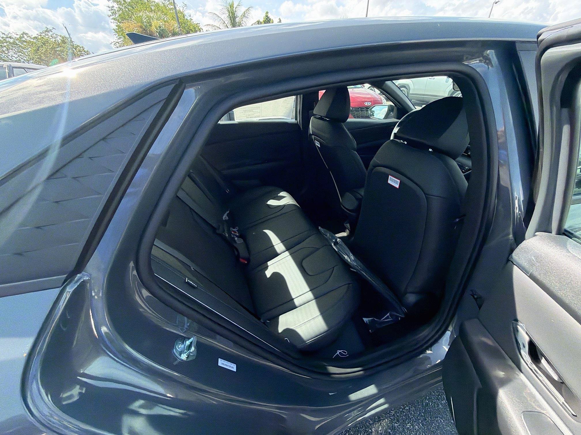 New 2026 Hyundai Elantra SEL Sport FWD image 19