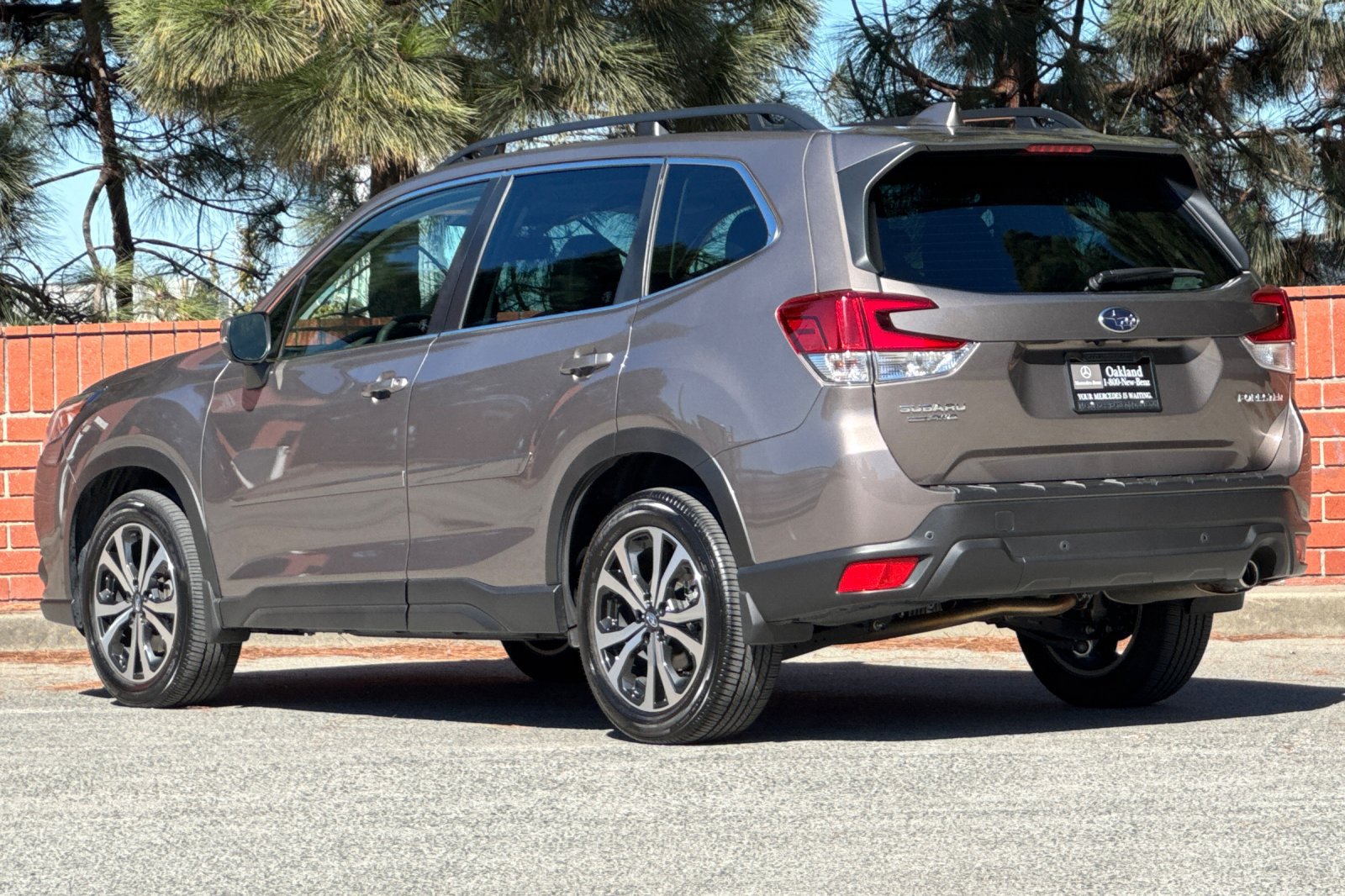 Used 2023 Subaru Forester Limited w/ Popular Package #2 AWD/4WD image 6