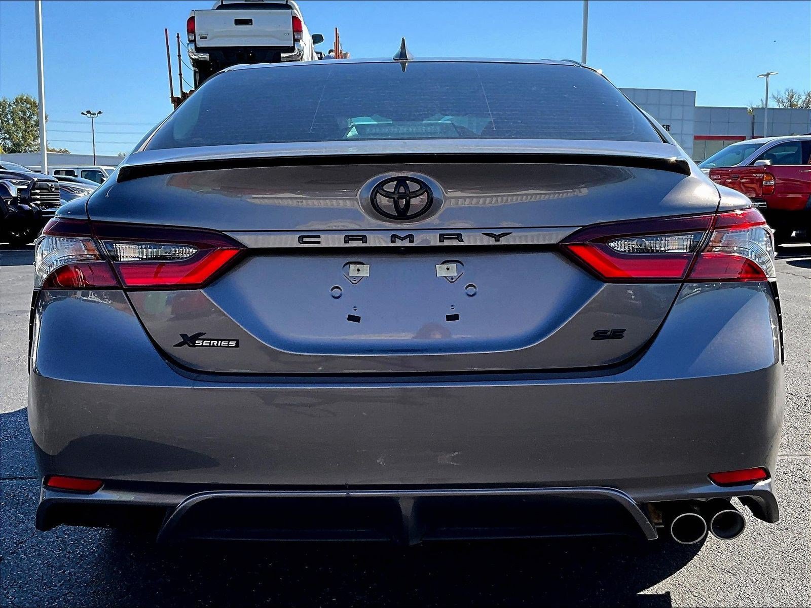 Used 2023 Toyota Camry SE w/ Convenience Package FWD image 5