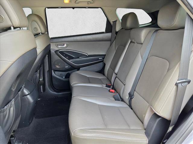 Used 2017 Hyundai Santa Fe FWD image 18