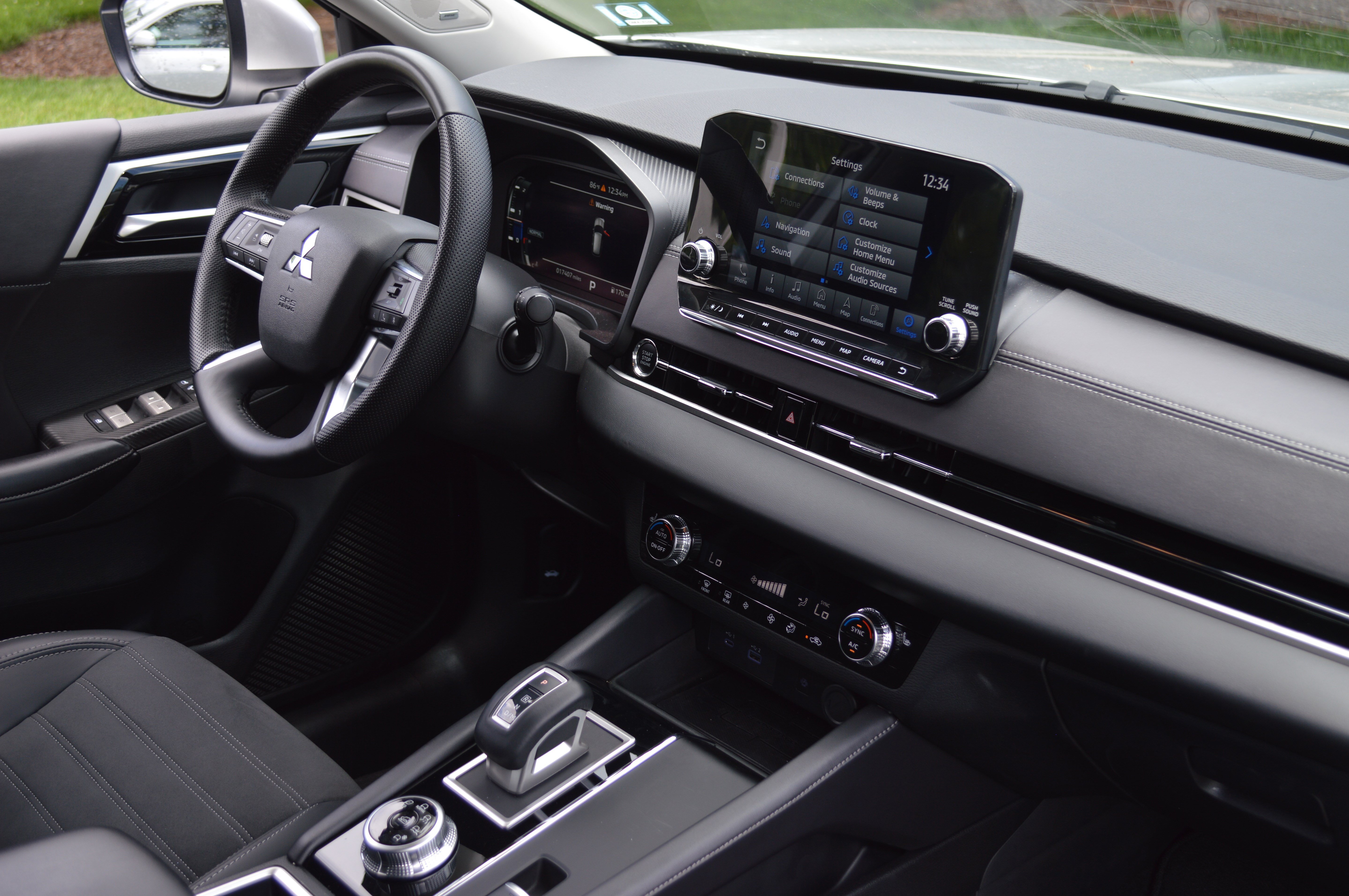Used 2024 Mitsubishi Outlander SE FWD image 40
