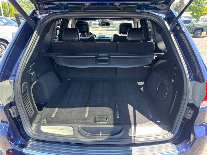 Used 2015 Jeep Grand Cherokee Overland w/ Advanced Technology Group AWD/4WD image 20