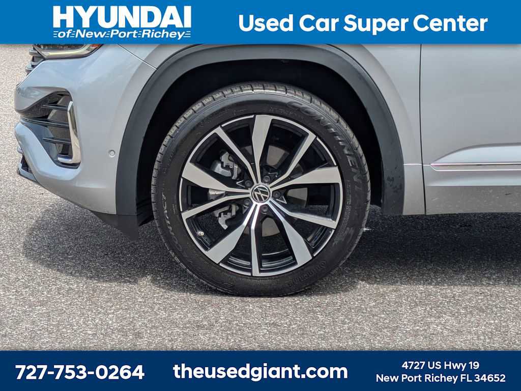 Used 2024 Volkswagen Atlas SEL Premium R-Line AWD/4WD image 10