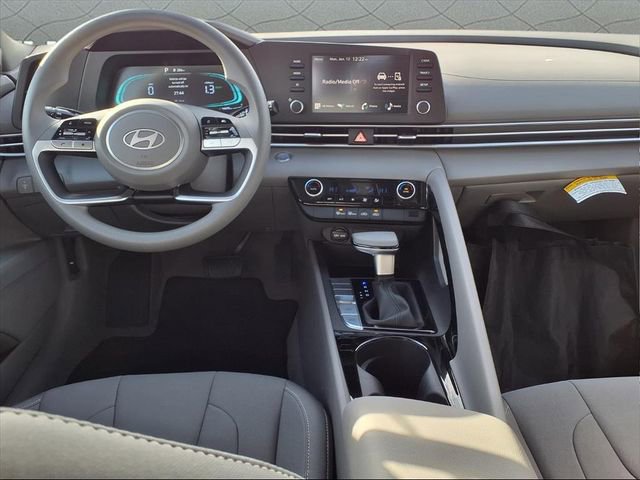 New 2025 Hyundai Elantra Blue image 16