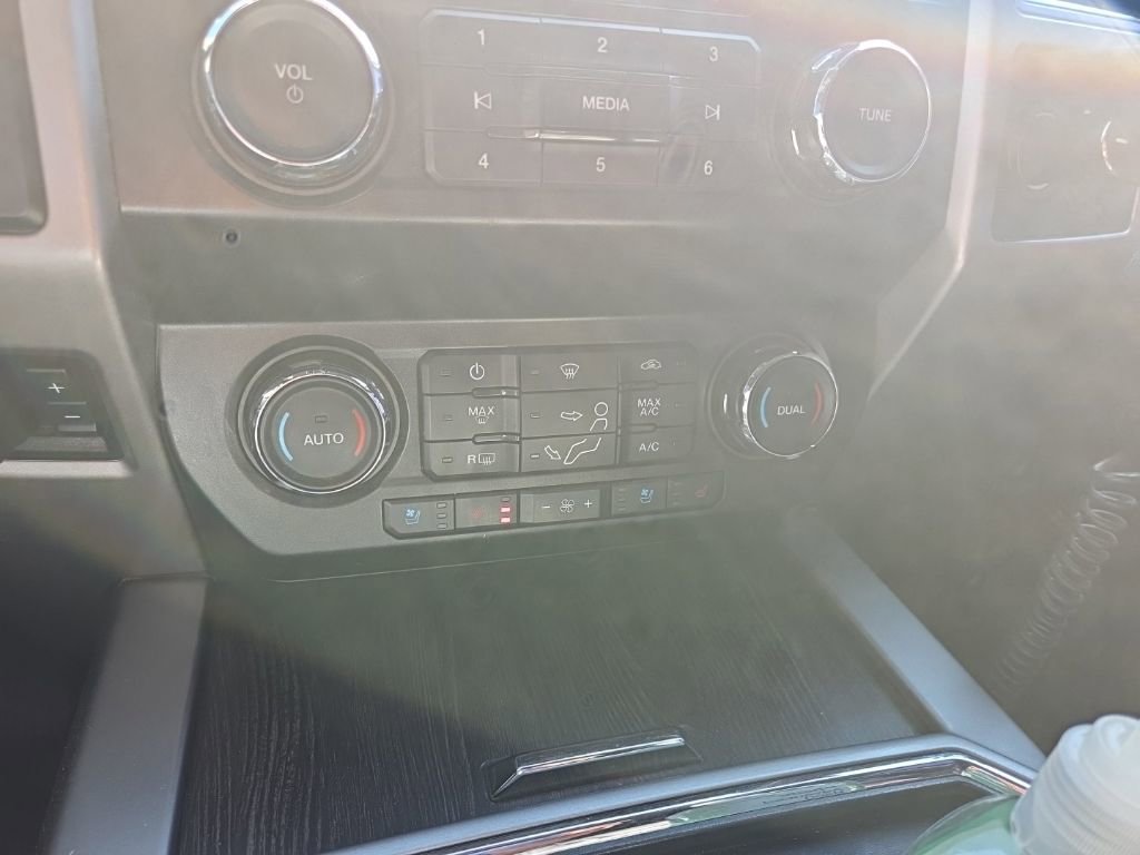 Used 2020 Ford F350 Lariat AWD/4WD image 14