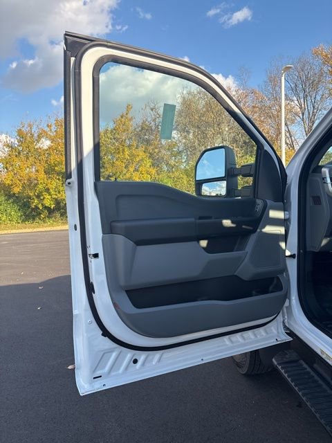 New 2025 Ford F450 XL w/ XL Chrome Package image 15