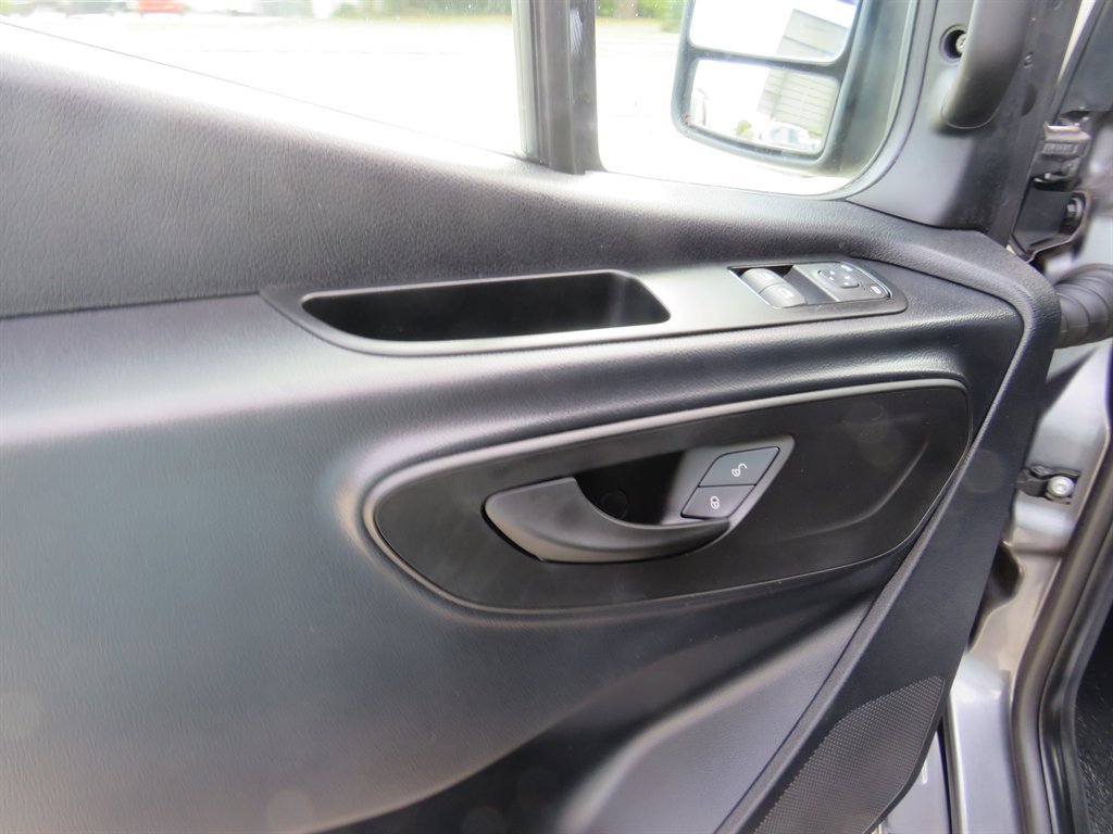 Used 2022 Mercedes-Benz Sprinter 4500 w/ Parking Package image 10