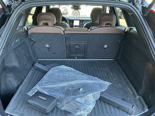 Certified 2023 Volvo XC60 B5 Plus w/ Climate Package AWD/4WD image 18