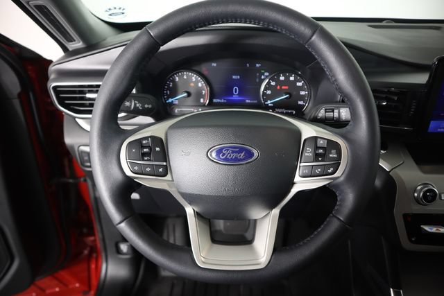 Used 2024 Ford Explorer XLT w/ Equipment Group 202A AWD/4WD image 44