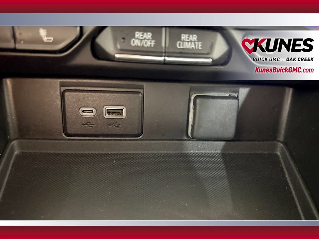 Used 2023 Chevrolet Tahoe LT w/ Luxury Package AWD/4WD image 32