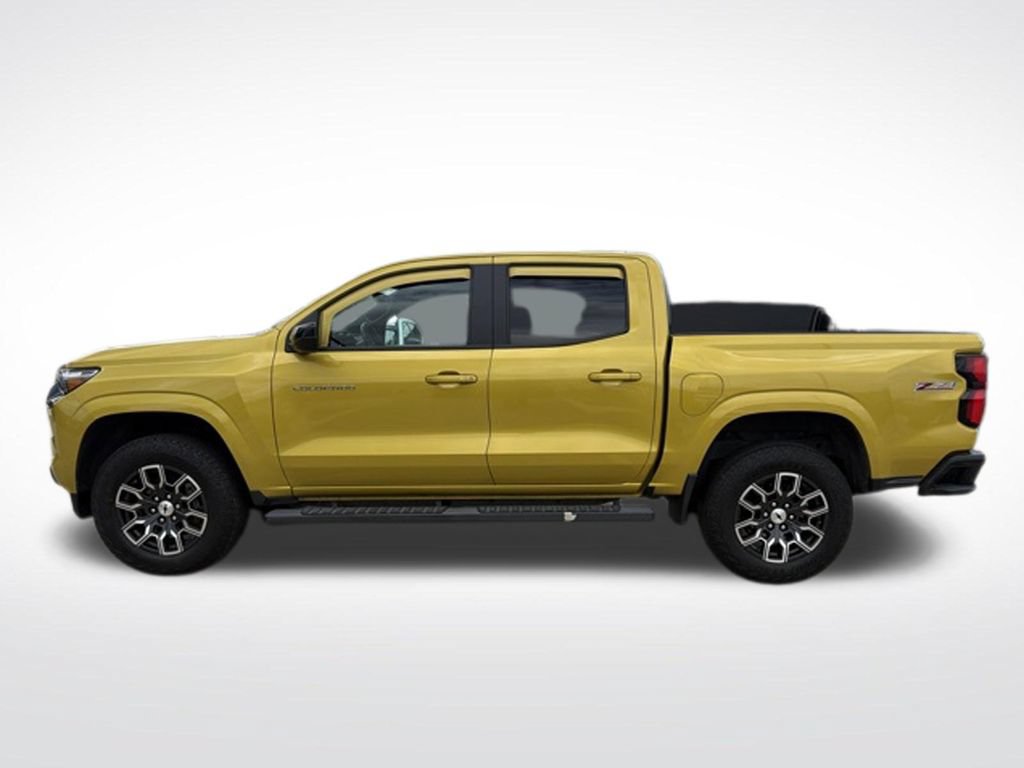 Used 2023 Chevrolet Colorado Z71 AWD/4WD image 3
