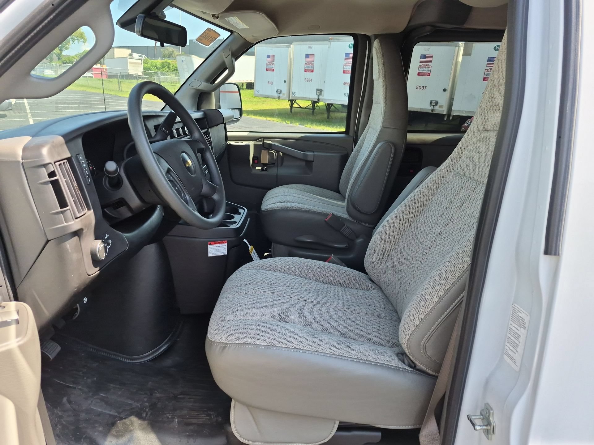 Used 2024 Chevrolet Express 3500 Extended RWD image 18