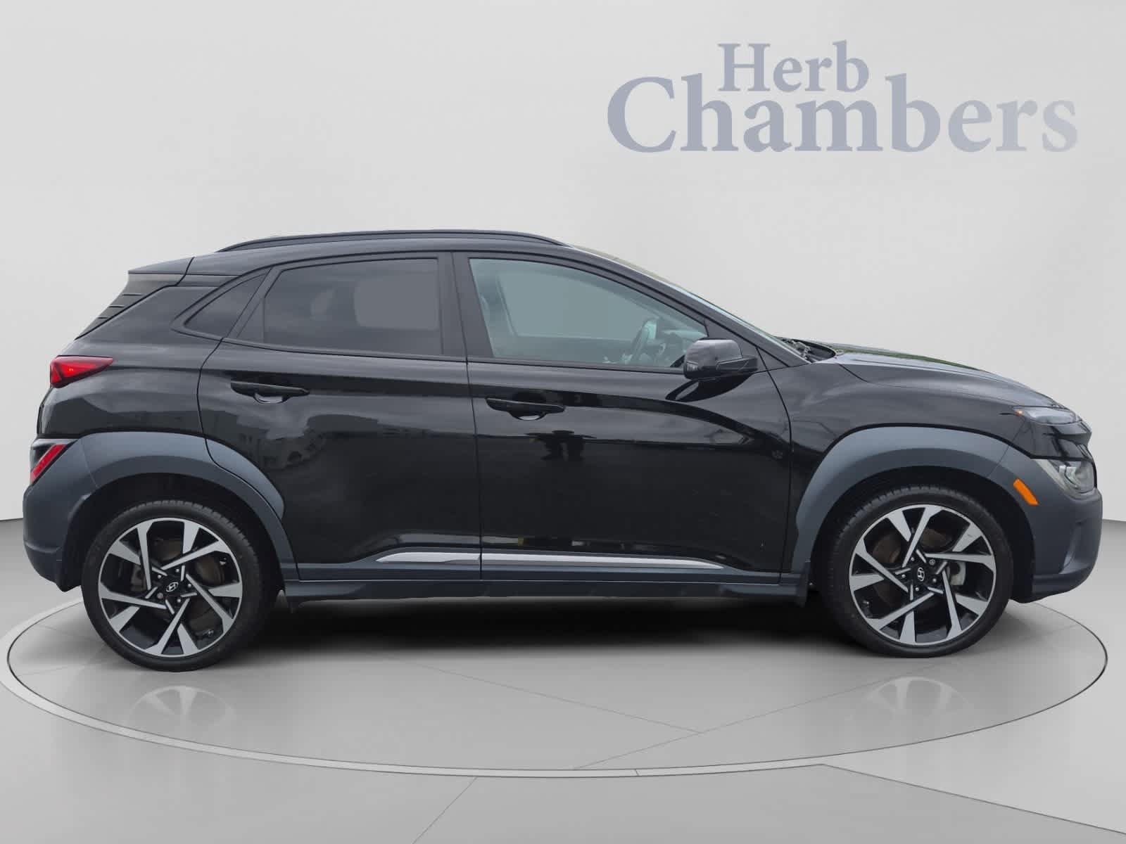 Used 2022 Hyundai Kona Limited w/ Cargo Package AWD/4WD image 11