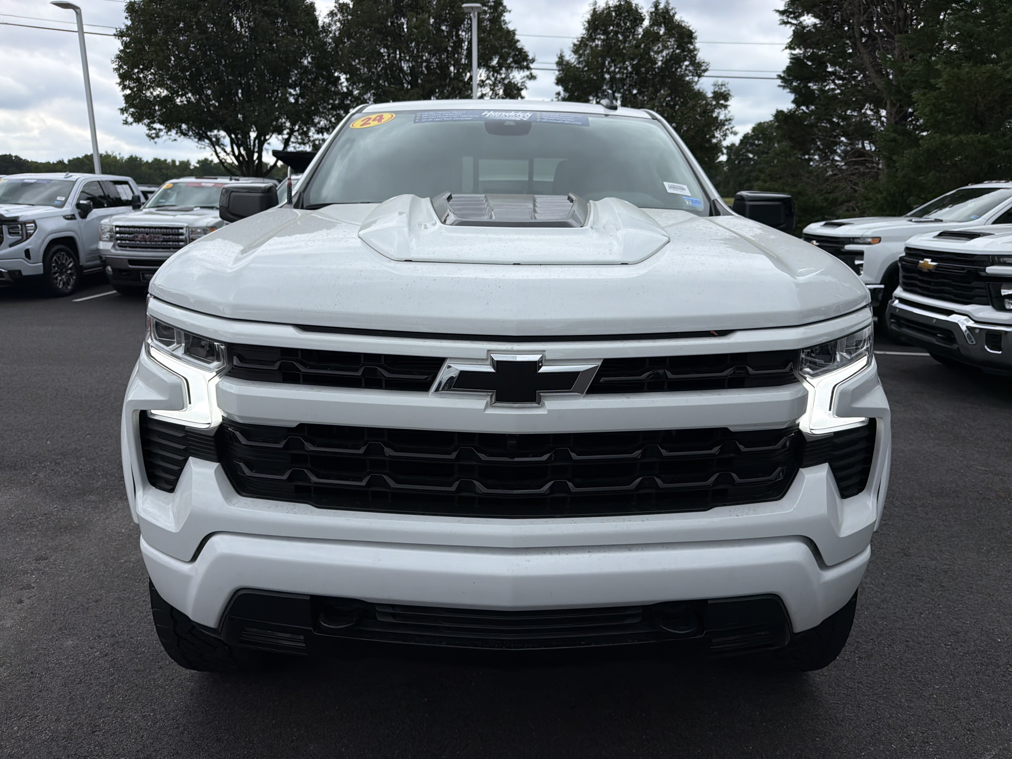 Used 2024 Chevrolet Silverado 1500 RST w/ Convenience Package II AWD/4WD image 3