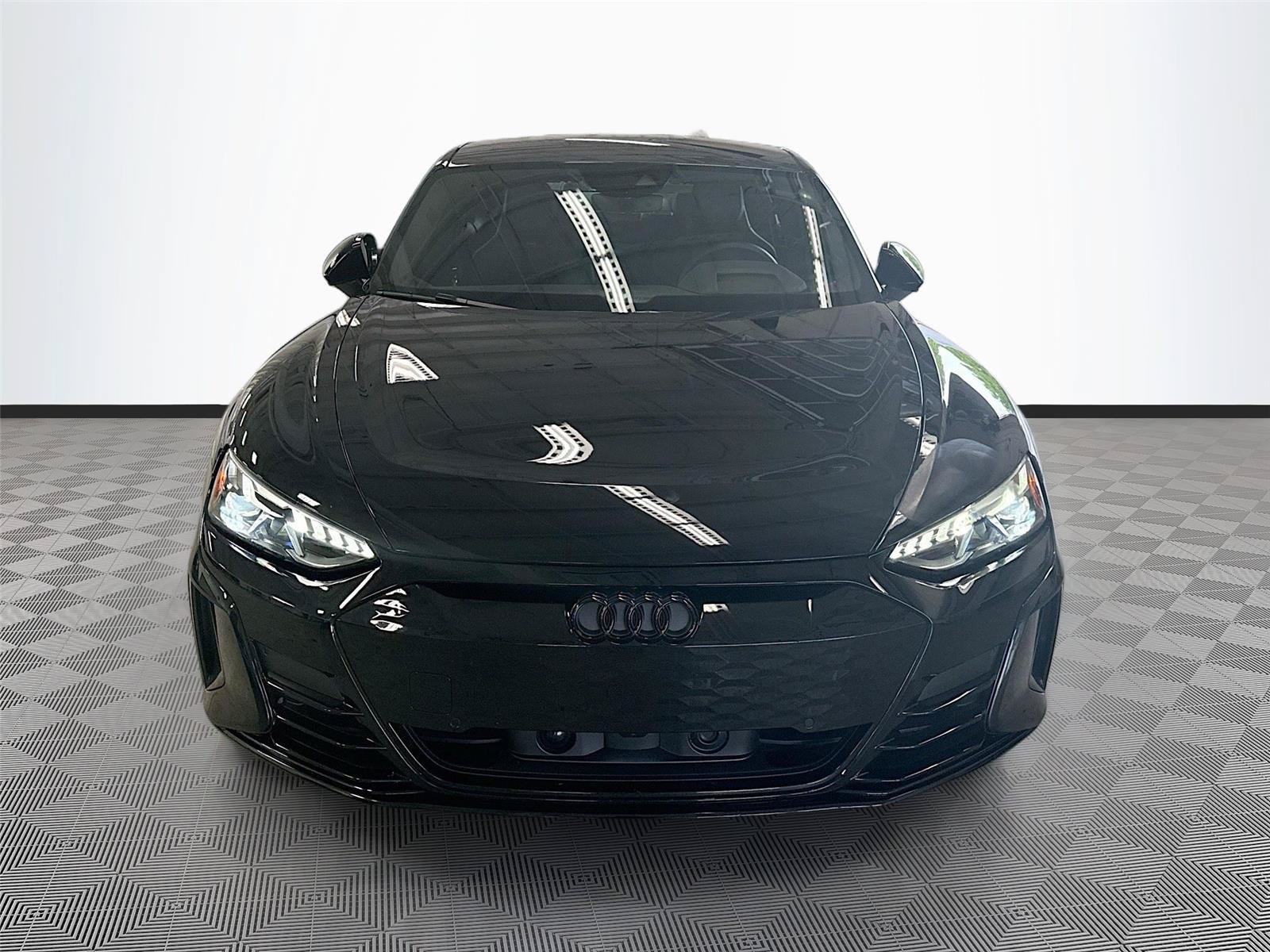 Used 2023 Audi RS e-tron GT w/ Carbon Performance Package AWD/4WD image 2