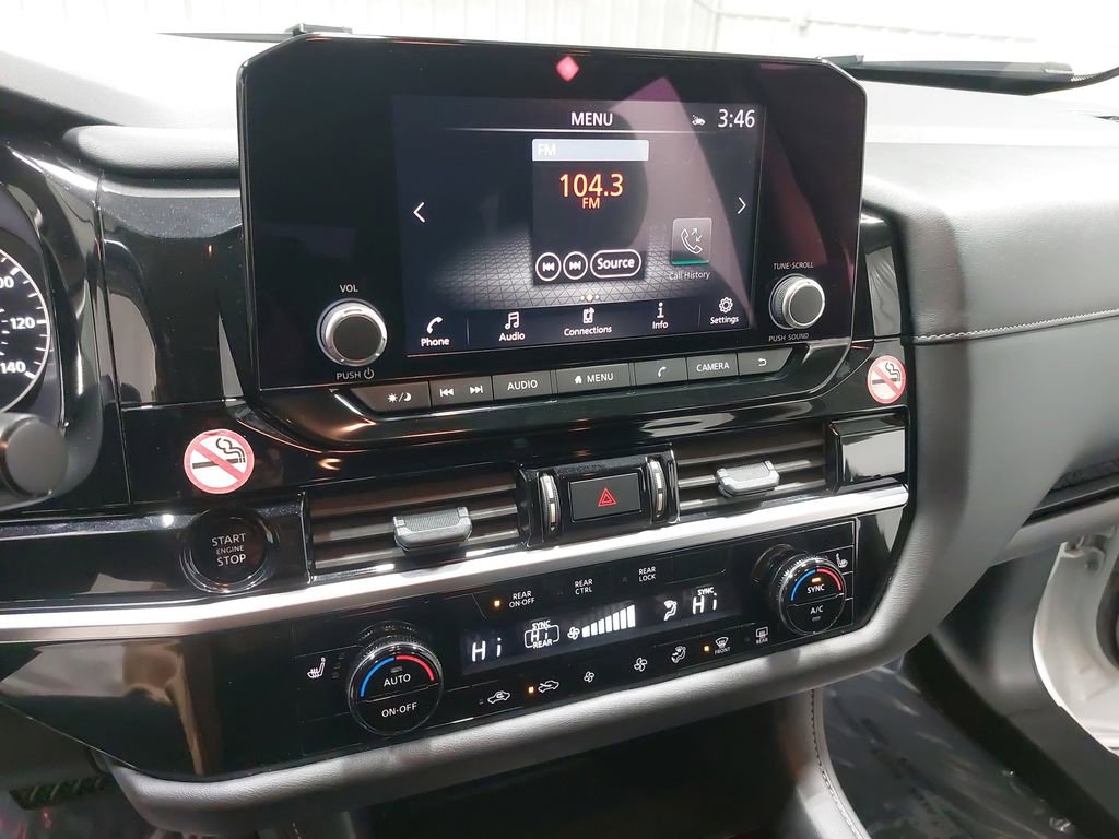 Used 2025 Nissan Pathfinder SV image 21