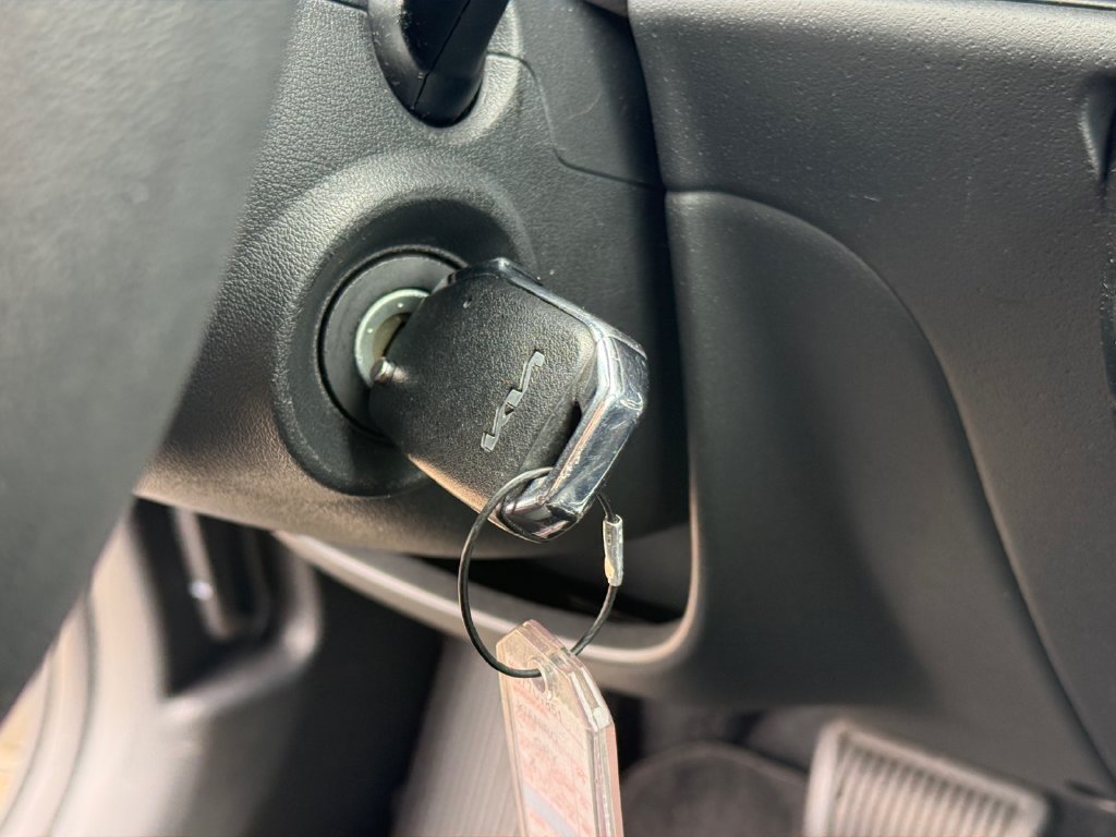 Used 2025 Kia Niro LX FWD image 32