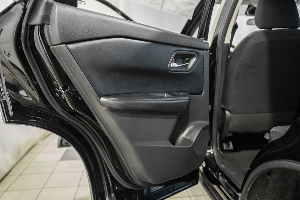 Used 2025 Nissan Rogue SV AWD/4WD image 27