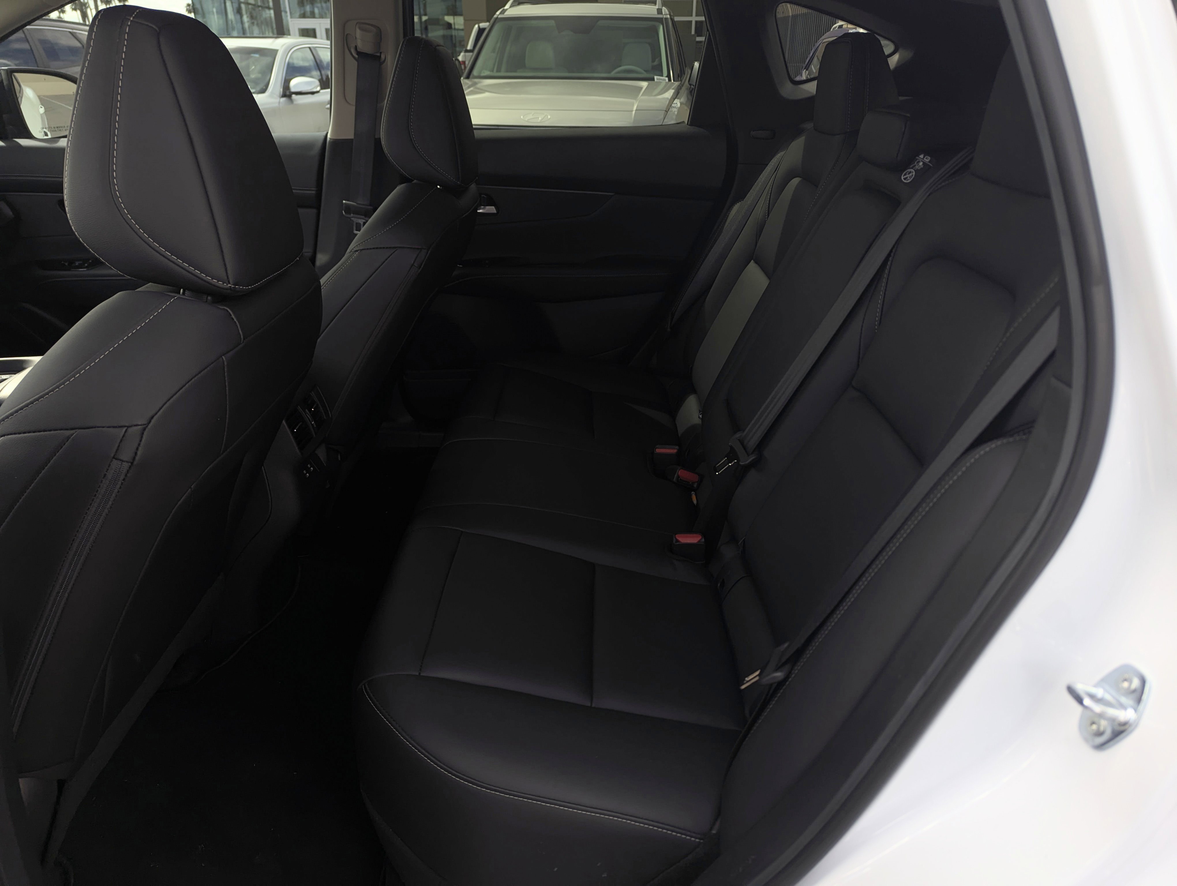 Used 2025 Nissan Murano SV image 8