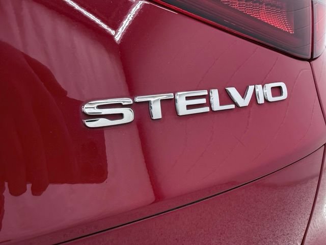Used 2023 Alfa Romeo Stelvio Ti AWD/4WD image 10