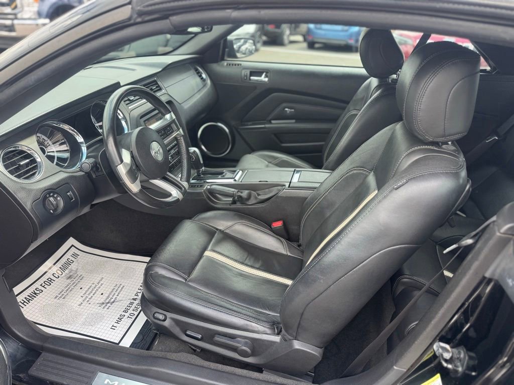 Used 2013 Ford Mustang GT Premium w/ Electronics Pkg RWD image 31