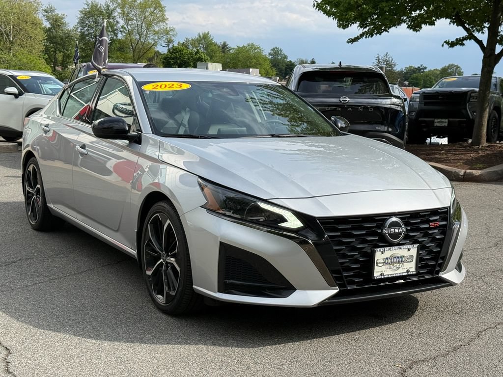Used 2023 Nissan Altima 2.5 SR FWD image 7