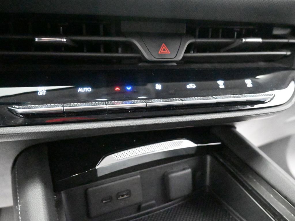 Used 2024 Buick Envision Preferred image 39