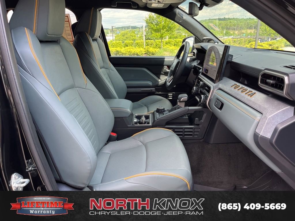Used 2025 Toyota 4Runner Trailhunter AWD/4WD image 26