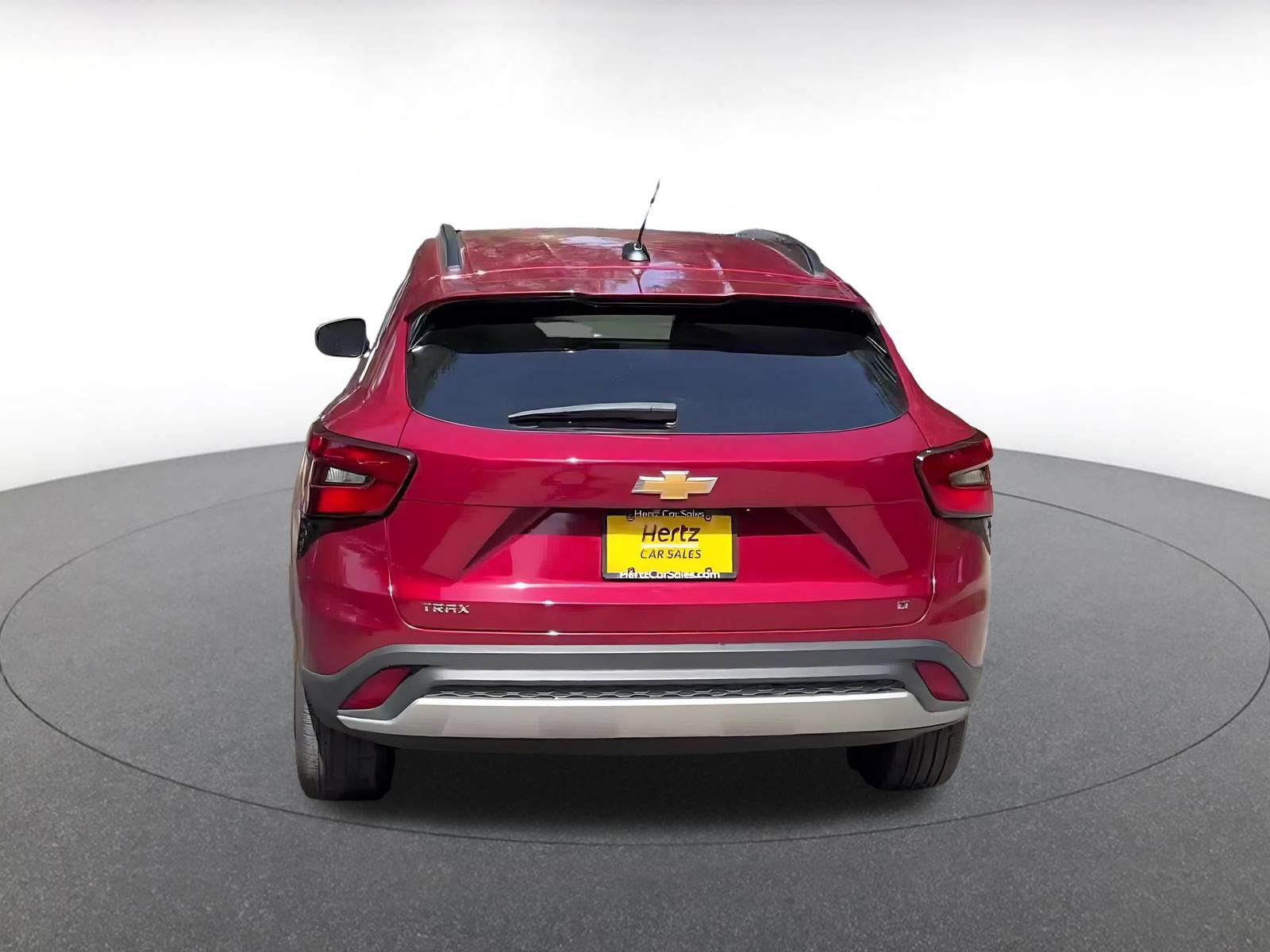 Used 2025 Chevrolet Trax LT w/ LT Convenience Package FWD image 12
