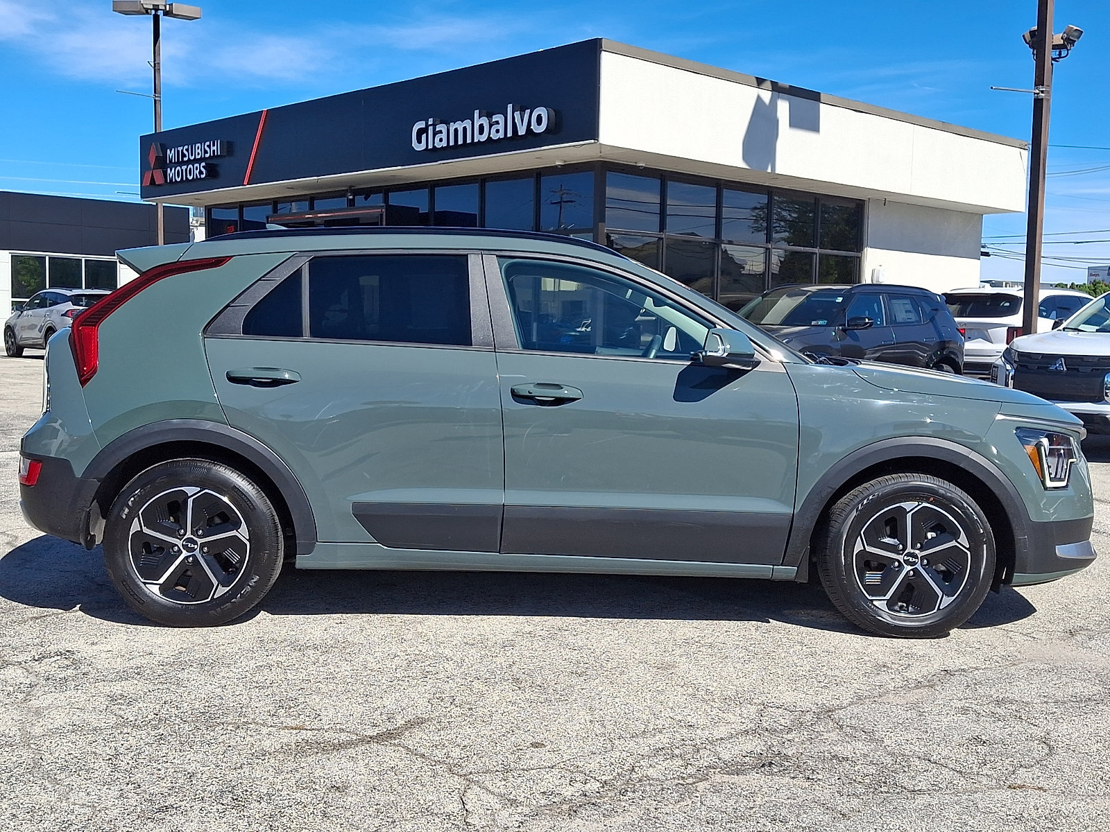 Certified 2023 Kia Niro EX FWD image 7