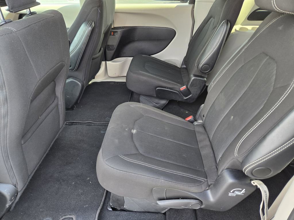 Used 2024 Chrysler Voyager LX FWD image 18