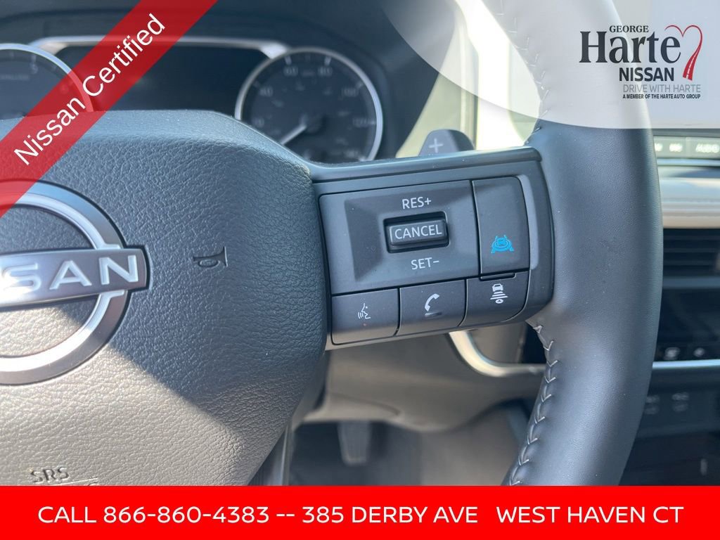 Certified 2025 Nissan Rogue SV image 31