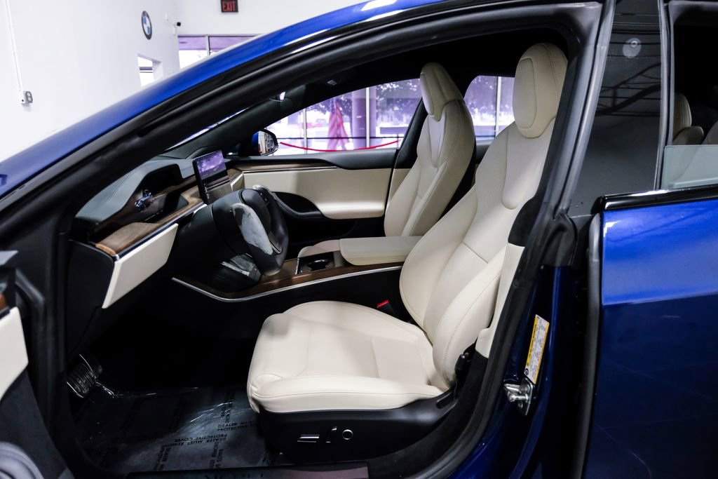 Used 2023 Tesla Model S Standard Range image 4