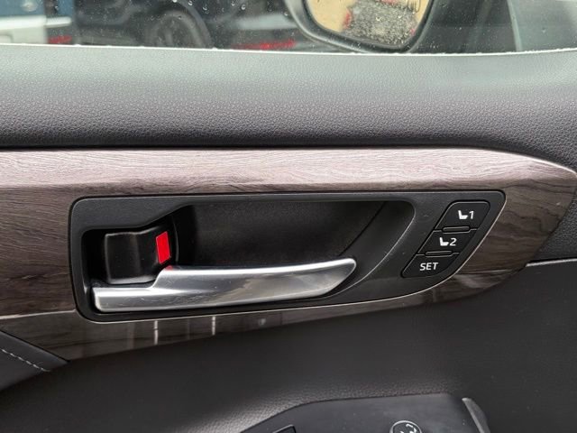 Used 2022 Toyota Highlander Platinum AWD/4WD image 14