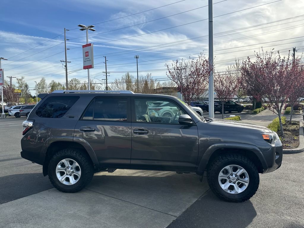 Used 2016 Toyota 4Runner SR5 image 6