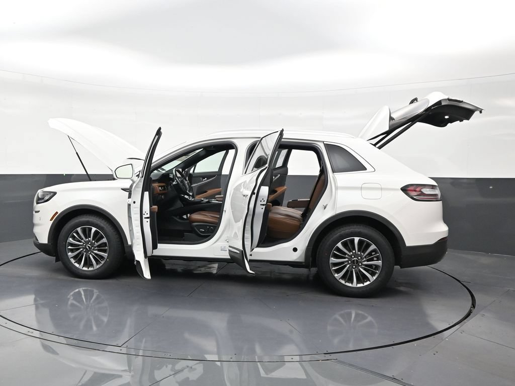Used 2023 Lincoln Nautilus Reserve FWD image 30