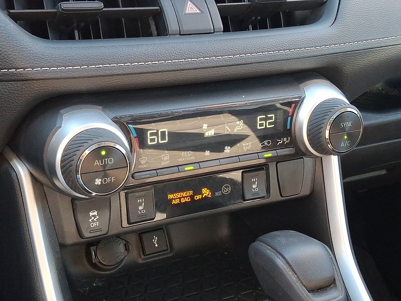 Used 2021 Toyota RAV4 XLE w/ Convenience Package AWD/4WD image 18
