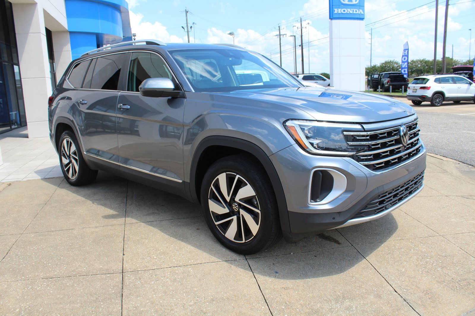 Used 2024 Volkswagen Atlas SEL