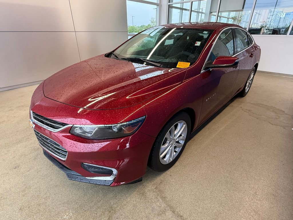 Used 2017 Chevrolet Malibu LT FWD image 4