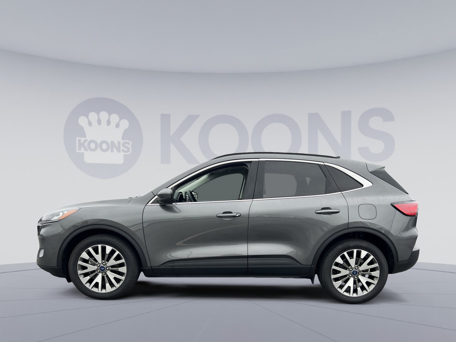 Used 2022 Ford Escape Titanium w/ Class II Trailer Tow Package AWD/4WD image 2