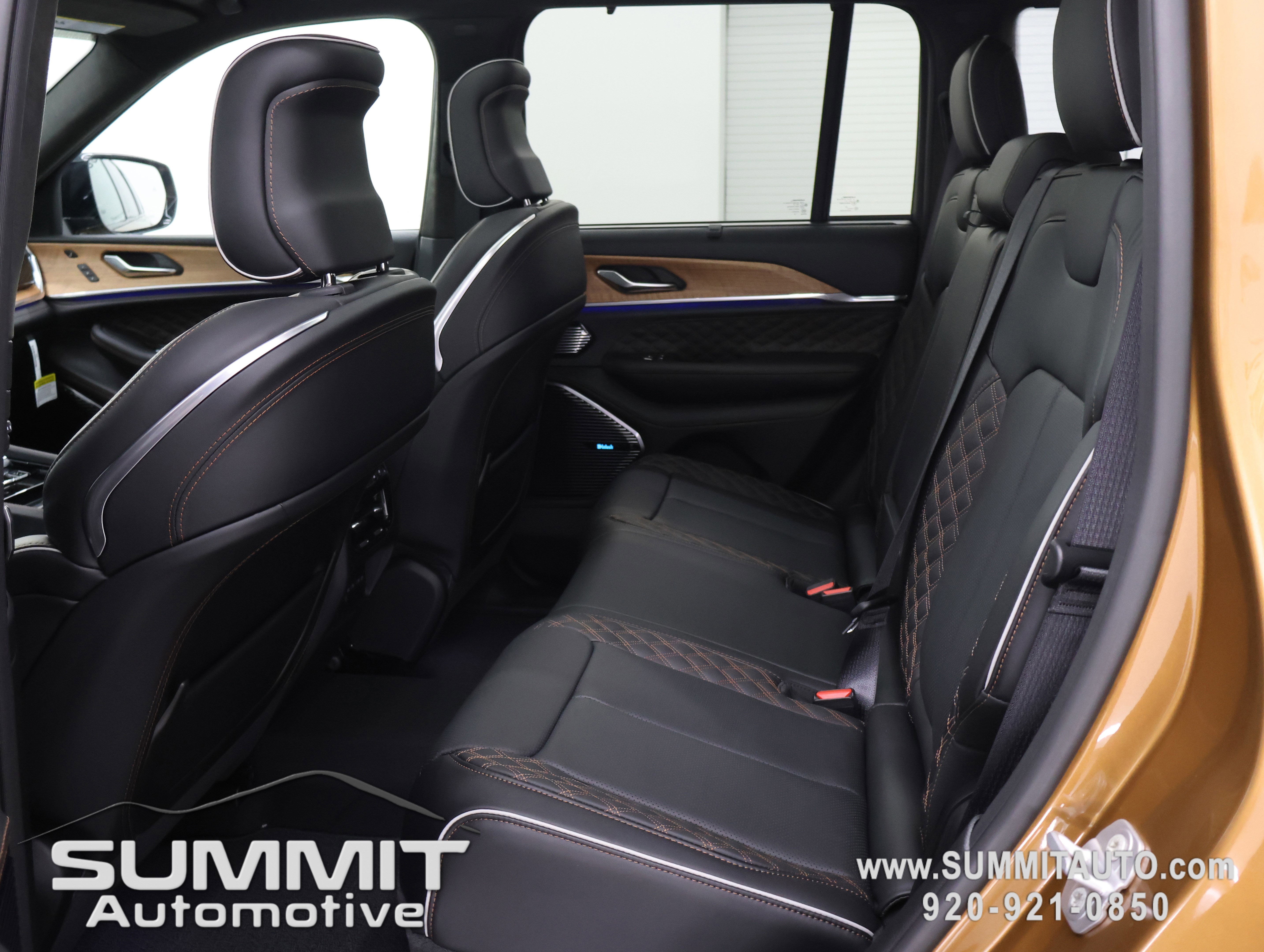 New 2026 Jeep Grand Cherokee Summit AWD/4WD image 39