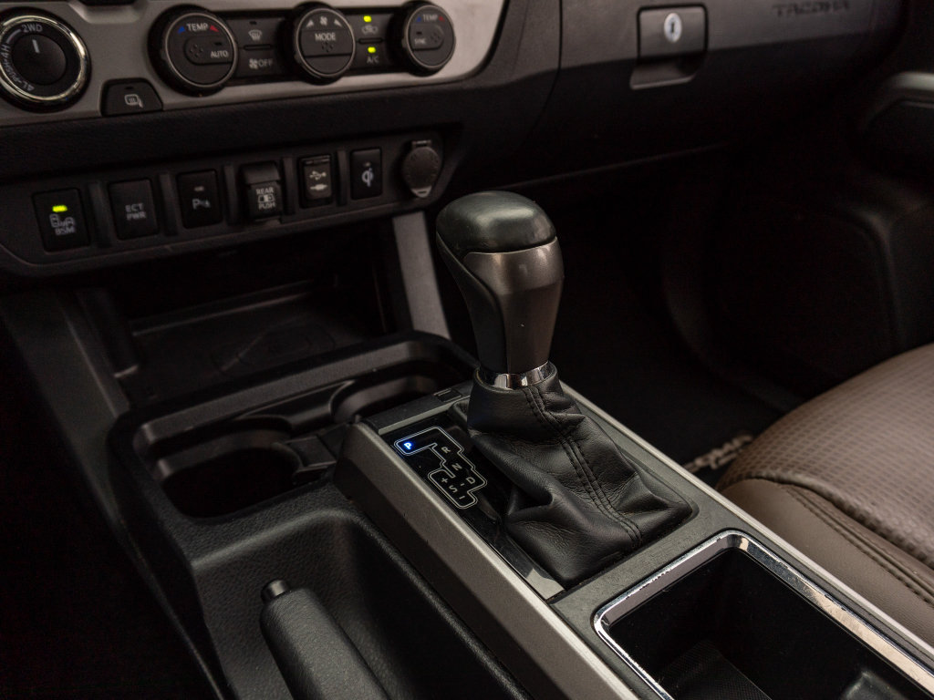 Used 2019 Toyota Tacoma Limited AWD/4WD image 25