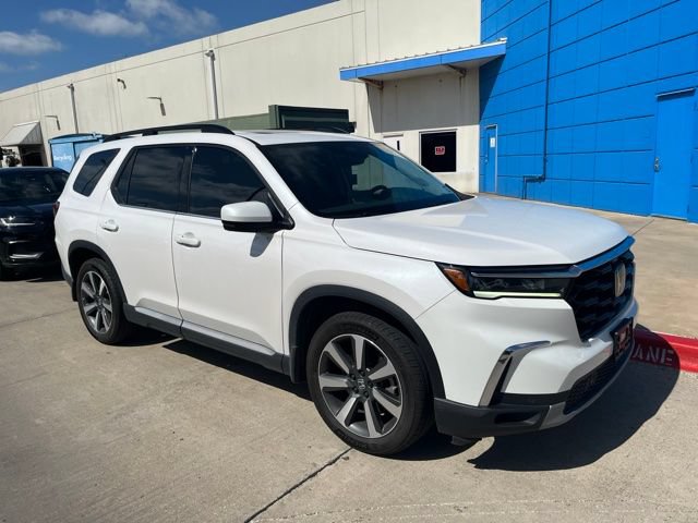 Used 2023 Honda Pilot Touring image 4