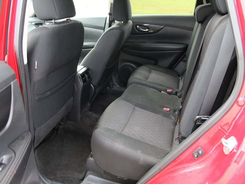 Used 2017 Nissan Rogue SV w/ Midnight Edition image 5