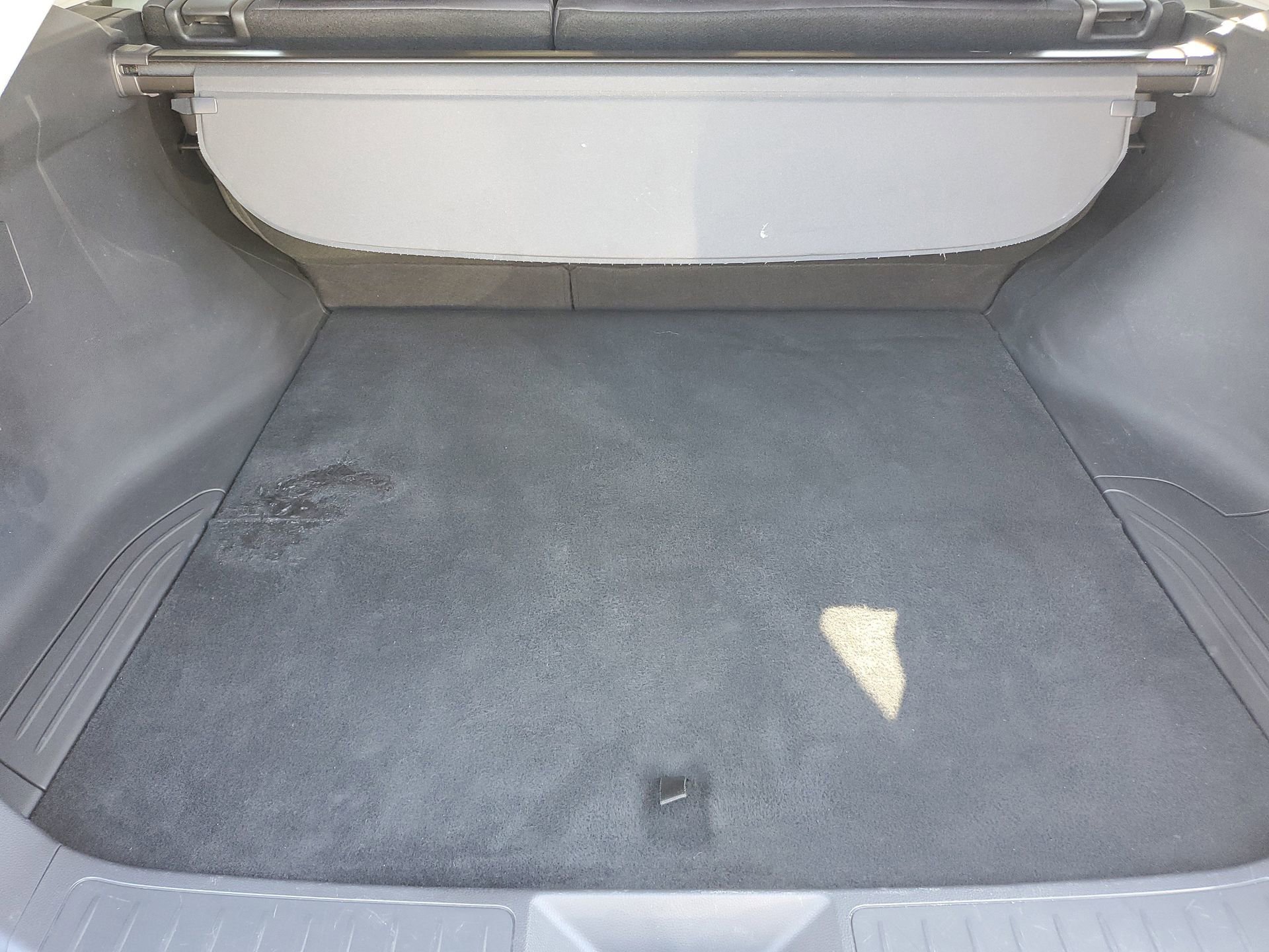 Used 2021 Toyota Venza LE image 8