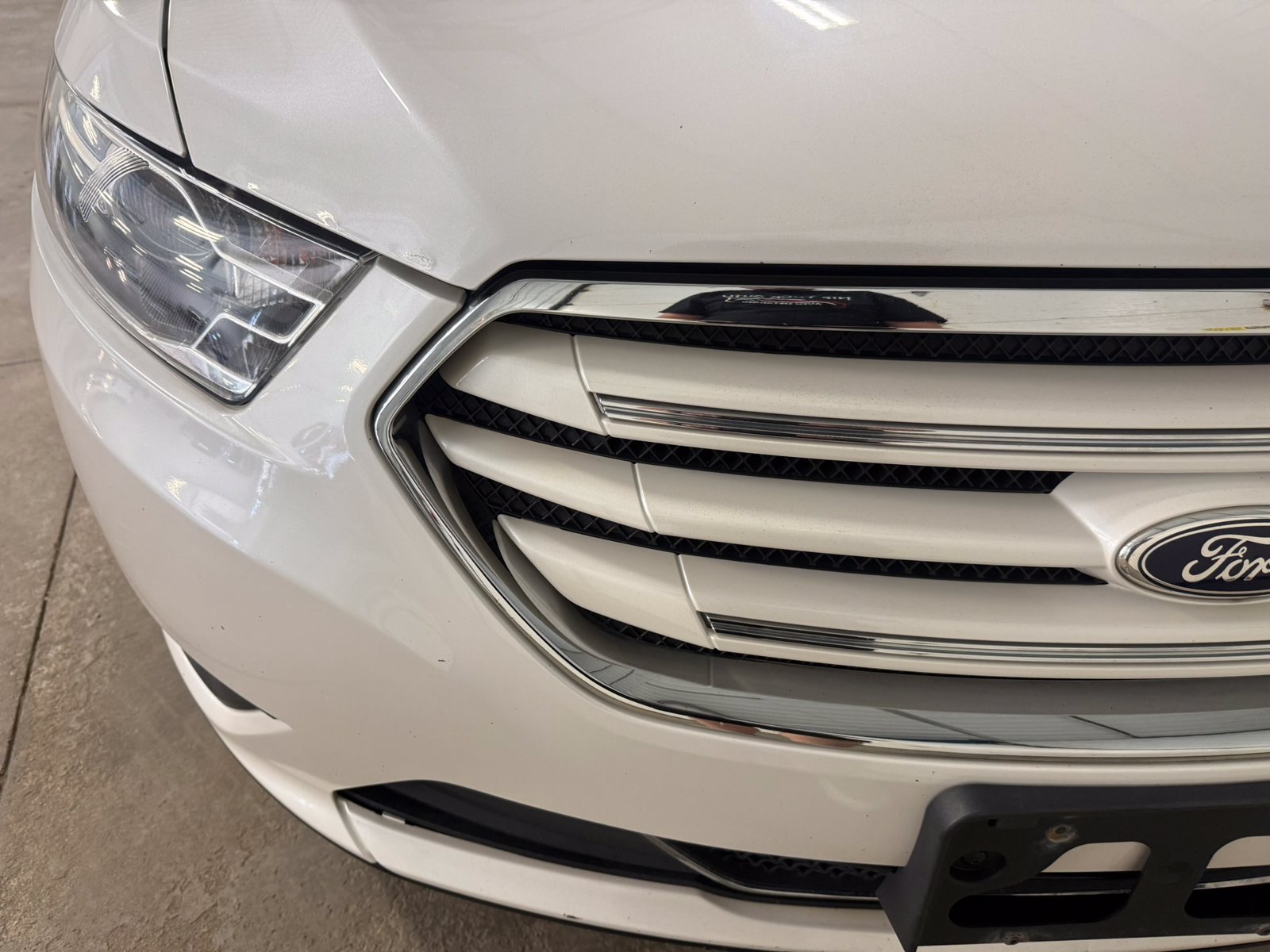 Used 2013 Ford Taurus Limited FWD image 5