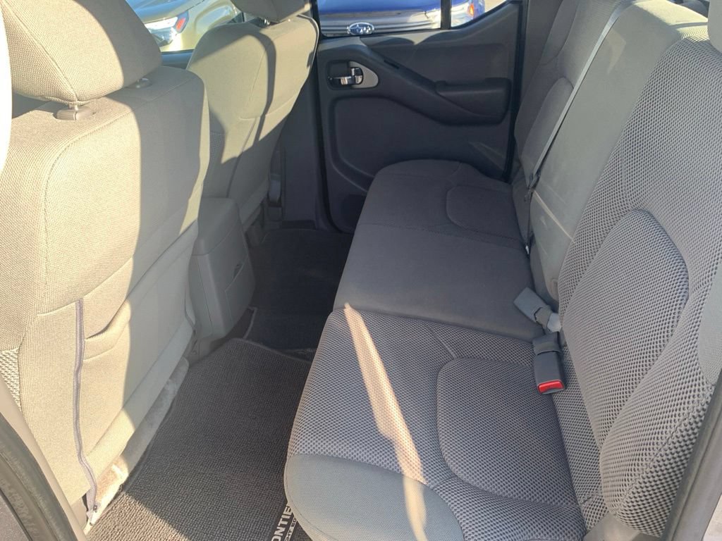 Used 2021 Nissan Frontier SV w/ Midnight Edition Floor Mats AWD/4WD image 18